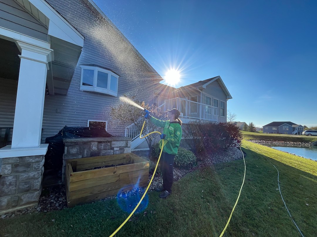 Spectacular Morning House Wash In Fort Wayne, IN.